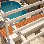 Hvar With Pool Apartament