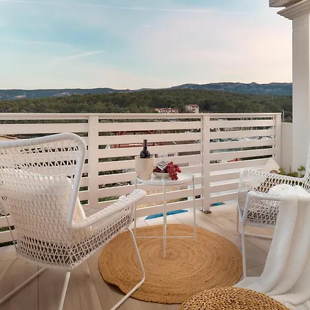 Hvar With Pool 브로보스카