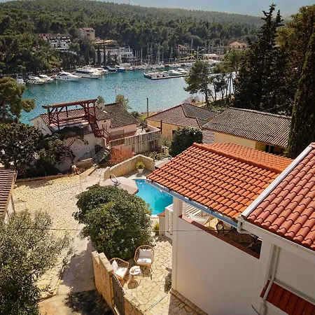 Hvar With Pool 아파트