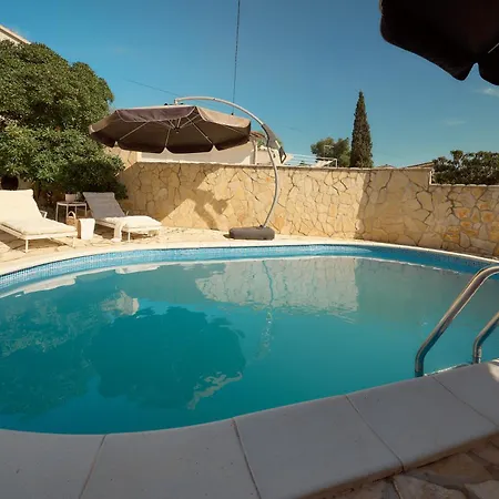 아파트 Hvar With Pool *