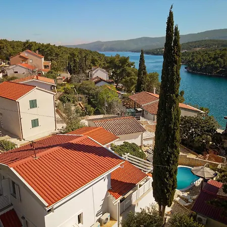 Apartment Hvar With Pool *