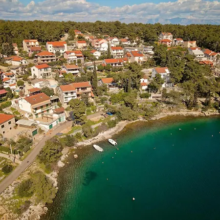 Hvar With Pool Apartment *