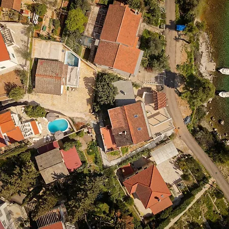 Hvar With Pool Apartment *