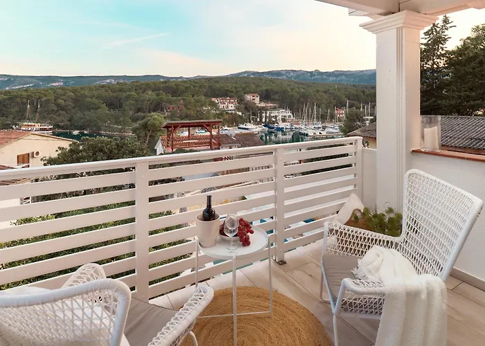 Hvar With Pool Appartement