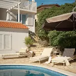 Hvar With Pool Lejlighed *